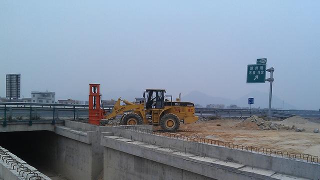 橋頭跳車 橋頭跳車