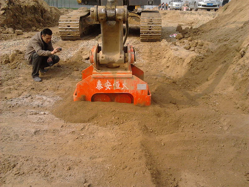 挖機(jī)振動(dòng)平板夯 挖機(jī)振動(dòng)平板夯