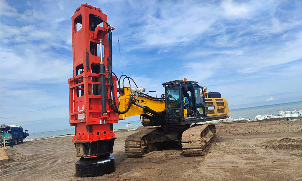 HC150高速液壓夯實機(jī)在印度尼西亞施工 HC150高速液壓夯實機(jī)在印度尼西亞施工